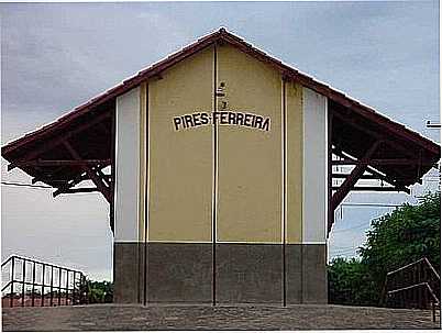 ESTAO FERROVIRIA EM PIRES FERREIRA, POR RICARDO SABADIA. - PIRES FERREIRA - CE