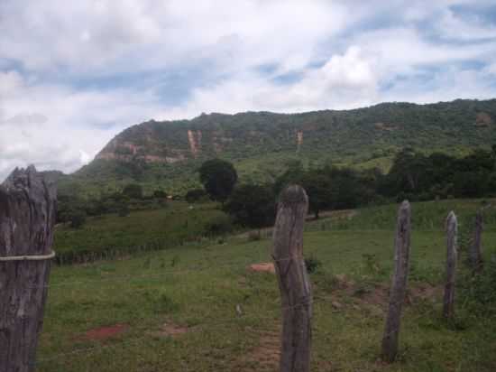 SERRA DO ARARIPE EM PORTEIRAS, POR CICERO EDGAR ALVES CAVALCANTE - PORTEIRAS - CE