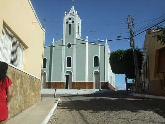 IGREJA EM PORTEIRAS-FOTO:JOCKI72 - PORTEIRAS - CE
