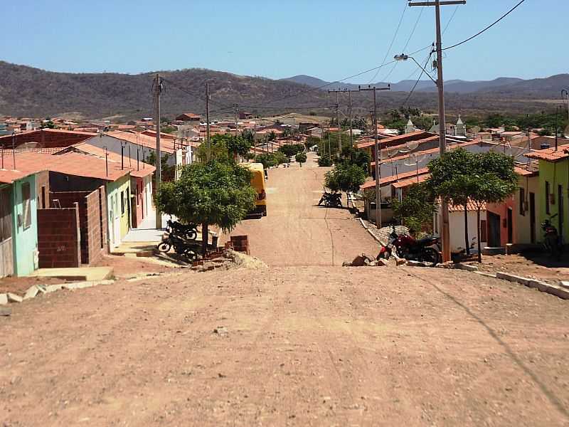 QUITERIANPOLIS-CE-RUA PRINCIPAL E VISTA DA CIDADE E REGIO-FOTO:CCERO LACERDA - QUITERIANPOLIS - CE