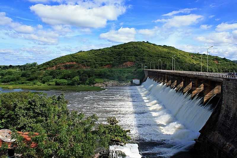 QUIXERAMOBIM-CE-BARRAGEM SANGRANDO-FOTO:TARCSIO FILHO - QUIXERAMOBIM - CE