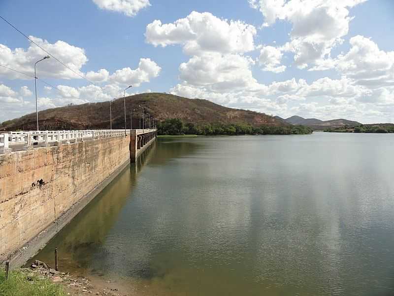 QUIXERAMOBIM-CE-PONTE E A BARRAGEM-FOTO:WALTER F LEITE - QUIXERAMOBIM - CE