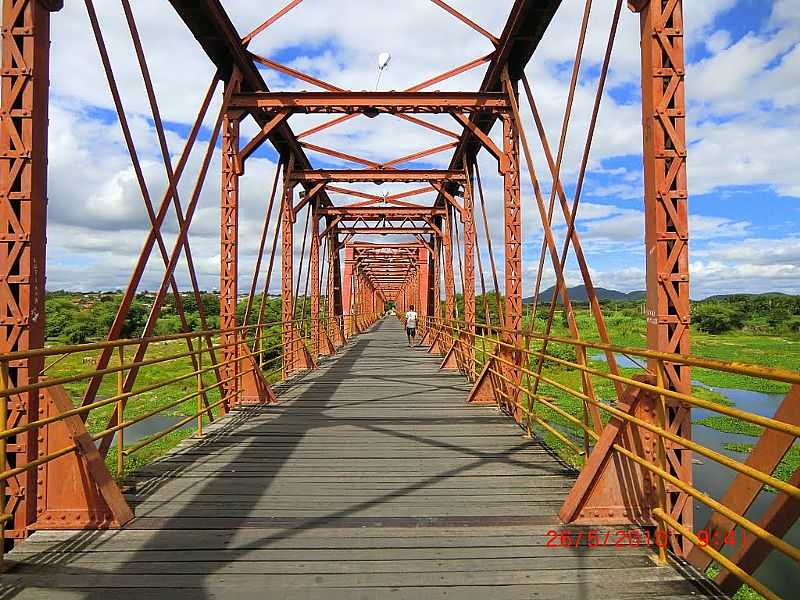 QUIXERAMOBIM-CE-PONTE METLICA-FOTO:MACLIO GOMES - QUIXERAMOBIM - CE
