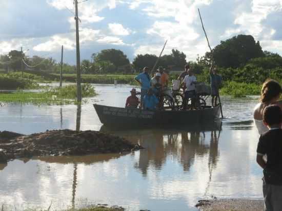 RIO VELHO NAS ENCHENTES, POR LUCILENE BRITO - QUIXER - CE