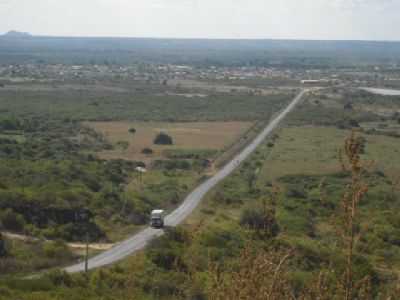 CE-377 QUE LIGA QUIXER A CHAPADA DO APOD , POR LUCILENE BRITO - QUIXER - CE