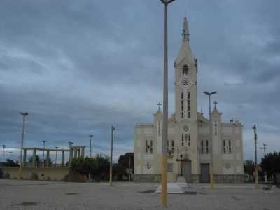 IGREJA MATRIZ E ANFITEATRO, POR LUCILENE BRITO - QUIXER - CE