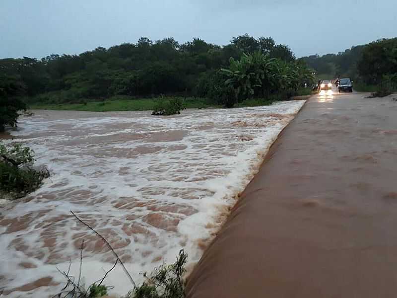 RIACHO VERDE-CE-PASSAGEM MOLHADA NO RIO ACARA-FOTO:FACEBOOK - RIACHO VERDE - CE