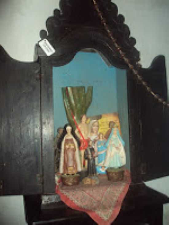 SANTA F-CE-RELIGIOSIDADE DA FAMLIA TELES NO MUSEU BENEDITO JOS TELES-FOTO:EEFMPRESIDENTEVARGAS.BLOGSPOT.COM  - SANTA F - CE