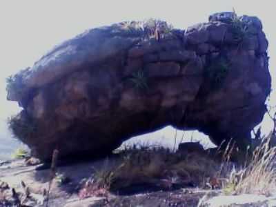 PEDRA SOLTA, POR BRAGUINHA - SANTANA DO ACARA - CE
