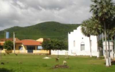 HOSPITAL E IGREJA EM BAIXA FRIA, POR ANTNIO ATAIDE ARAJO - SANTANA DO ACARA - CE