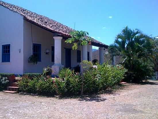 VISTA LATERAL DA CASA-FOTO:DAVICIRINO - SAPUPARA - CE