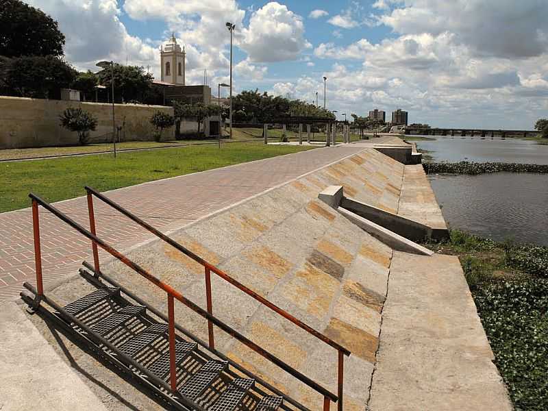 SOBRAL-CE-DETALHE DA MARGEM ESQUERDADO RIO ACARA-FOTO:IVO DIAS - SOBRAL - CE