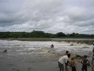 PAREDINHA BARRAGEM NO RIO DO SANGUE  , POR ANA EDJANE PINHEIRO - SOLONPOLE - CE