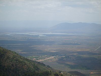 AUDE DO ARAQUM VISTO DA SERRA GRANDE EM TIANGU, POR RAIMUNDO ARAGO. - TIANGU - CE