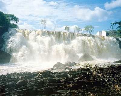 SANGRADOURO DA BARRAGEM-FOTO:JOAQUIM FIRMINO FILH  - TRAPI - CE