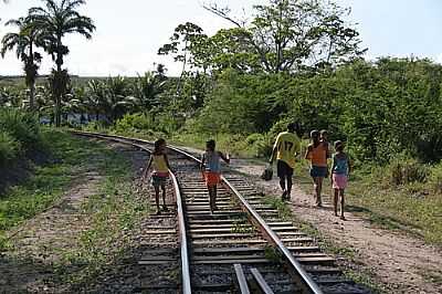 RETIRANTES-FOTO:CHARLES NORTHRUP  - SATUBA - AL