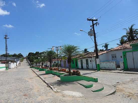 AVENIDA CENTRAL EM SATUBA-FOTO:CIPRIANO BARBOZA SIL - SATUBA - AL