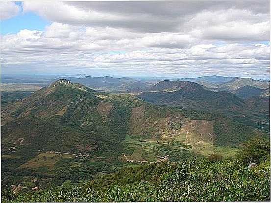 URUBURETAMA-CE-MONTANHAS DA REGIO-FOTO:PROF.CASTRO - URUBURETAMA - CE