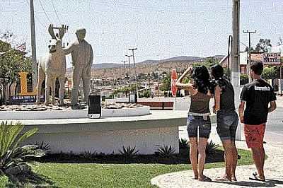 ESTTUA DO PADRE ANTNIO VIEIRA - VRZEA ALEGRE - CE