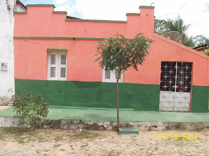 VAZANTES-CE-CASA ANTIGA NO CENTRO DA CIDADE-FOTO:JOO ARTUR - VAZANTES - CE