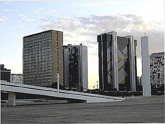 EDIFCIOS EM BRASILIA-DF-FOTO:ANDR BONACIN - BRASLIA - DF