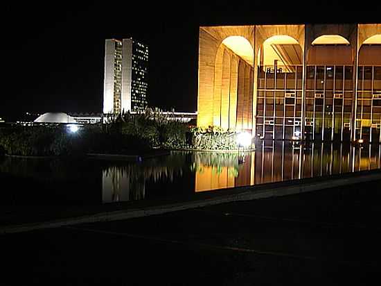 ITAMARATI E CONGRESSO  NOITE EM BRASILIA-DF-FOTO:ANDR BONACIN - BRASLIA - DF