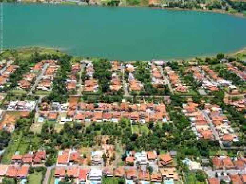 LAGO NORTE-DF-VISTA DA CIDADE E O LAGO-FOTO:WWW.ANUARIODODF.COM.BR  - LAGO NORTE - DF