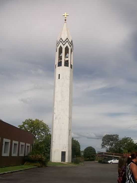 TORRE DO SEMINRIO MISSIONRIO ARQUIDIOCESANO EM LAGO SUL-FOTO:RITA DE CASSIA CARVA - LAGO SUL - DF