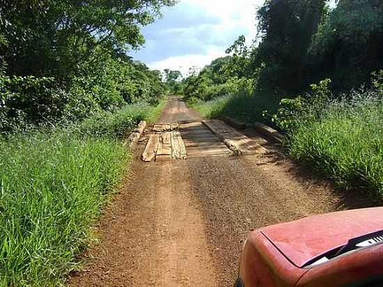 PONTE SOBRE O RIO CARIRU EM PARANO-FOTO:RAFAEL JOS RORATO - PARANO - DF