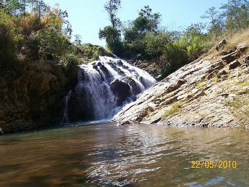 RECANTO DAS EMAS-DF-CACHOEIRA NO PARQUE ECOLGICO E VIVENCIAL  - RECANTO DAS EMAS - DF