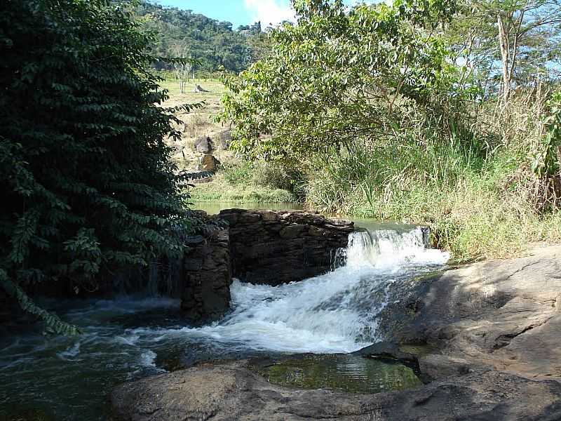 GUA DOCE DO NORTE-ES-CACHOEIRA DO RIO PRETO-FOTO:GEOVANNI SOUZA BARBOSA  - GUA DOCE DO NORTE - ES