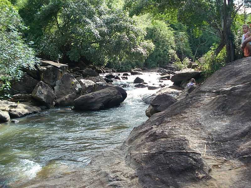 GUA DOCE DO NORTE-ES-CACHOEIRA DO RIO PRETO-FOTO:GEOVANNI SOUZA BARBOSA - GUA DOCE DO NORTE - ES