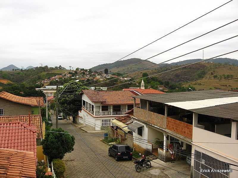 GUIA BRANCA-ES-RUA DA CIDADE-FOTO:ERICK ANISZEWSKI - GUIA BRANCA - ES