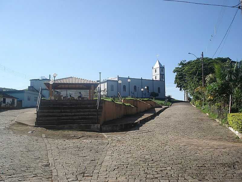 AIRITUBA-ES-PRAA CENTRAL E IGREJA-FOTO:PEDRO GLRIA BRASIL VIANA - AIRITUBA - ES