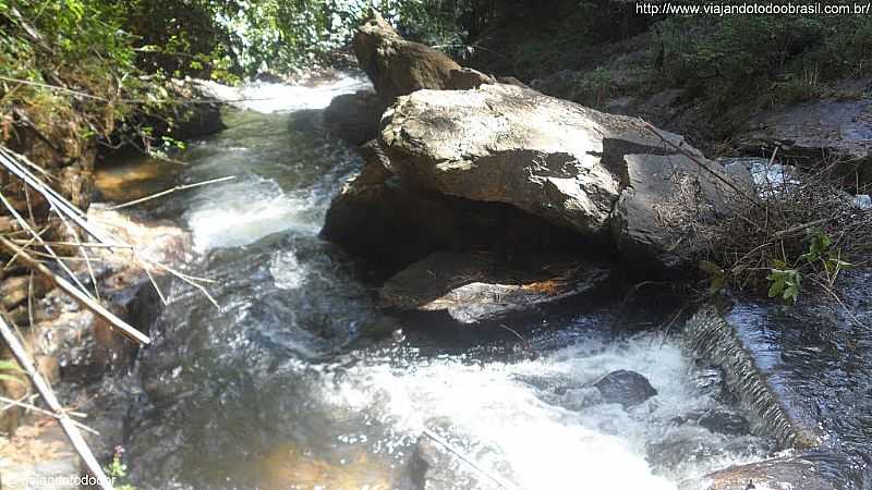 ALFREDO CHAVES-ES-CACHOEIRA GUAS DE PNON NO DISTRITO DE CAROLINA-FOTO:SERGIO FALCETTI - ALFREDO CHAVES - ES