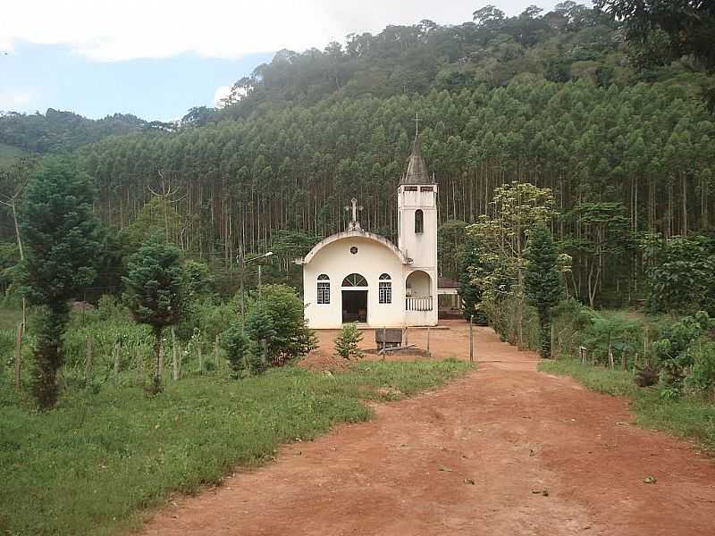 ALTO CALADO-ES-IGREJA NA COMUNIDADE BELA AURORA-ALTO CALADO-FOTO:PEDRO GLRIA BRASIL VIANA - ALTO CALADO - ES