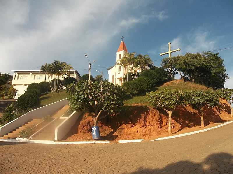 IMAGENS DO DISTRITO DE ARARA, MUNICPIO DE ALEGRE/ES - ARARA - ES