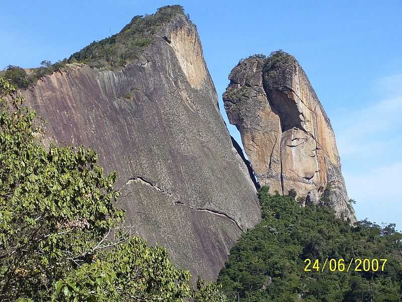 ATLIO VIVCQUA-ES-PEDRA DA ANDORINHA-FOTO:AUGUST 5 - ATLIO VIVCQUA - ES