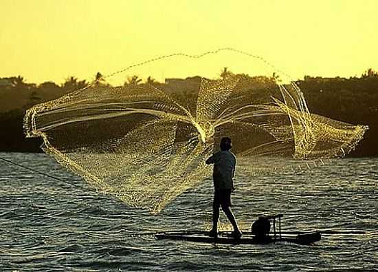 BARRA NOVA-ES-PESCADOR DE BARRA NOVA-FOTO:THAS LIVRAMENTO  - BARRA NOVA - ES