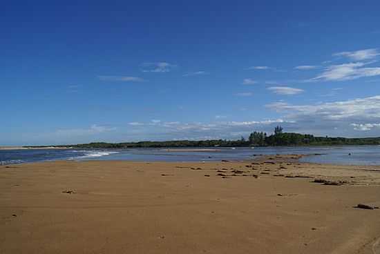 RIO CHEGA AO MAR EM BARRA NOVA-FOTO:ELPDIO JUSTINO DE A - BARRA NOVA - ES