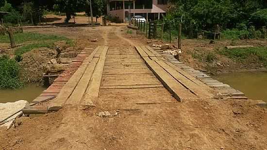 CACHOEIRINHA DE ITANA-ES-PONTE NA ENTRADA DA CIDADE-FOTO:SENTINELACAPIXABA.COM.BR  - CACHOEIRINHA DE ITANA - ES