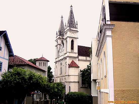CATEDRAL DE SO PEDRO APSTOLO EM CACHOEIRO DO ITAPEMIRIM-ES-FOTO:VICENTE A. QUEIROZ - CACHOEIRO DE ITAPEMIRIM - ES