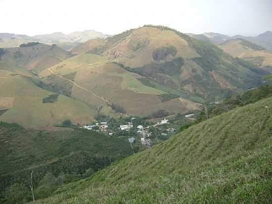 A CIDADE ENTRE MONTANHAS-FOTO:SILVANO A BONADIMAN  - DUAS BARRAS - ES