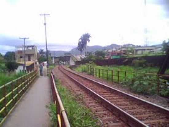 PONTE FERROVIRIA E AO FUNDO A CIDADE DE FUNDO-FOTO:CUZZUOL ANDR - FUNDO - ES