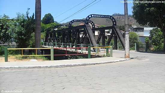 GUAU-ES-PONTE DE FERRO-FOTO:SERGIO FALCETTI - GUAU - ES