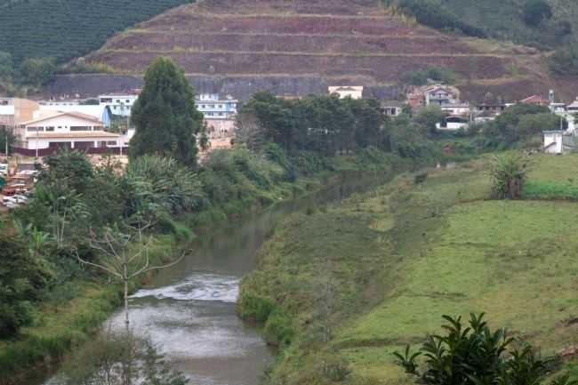 RIO ITAPEMIRIM BRAO NORTE DIREITO NO CENTRO, POR CARLOS ROBERTO ROCHA SANATA - IBITIRAMA - ES