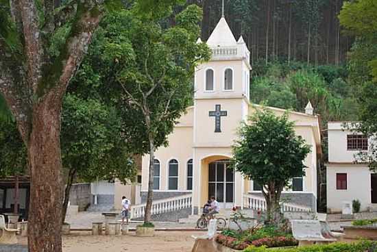 IGREJA CATLICA EM IBITIRU-FOTO:CARLOS A. MENEGHEL - IBITIRU - ES