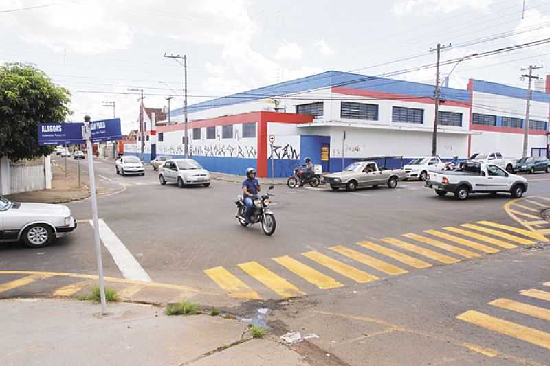 VILA APARECIDA-AL-CRUZAMENTO DA AV.ALAGOAS COM RUA SO PAULO-FOTO:ANGELO PEDIGONE - VILA APARECIDA - AL