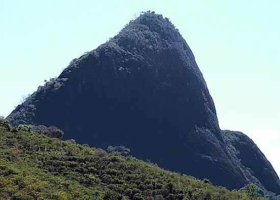 PEDRA DO BARRO PRETO EM ITAGUAU-ES-FOTO:MARCIO GREICK - ITAGUAU - ES