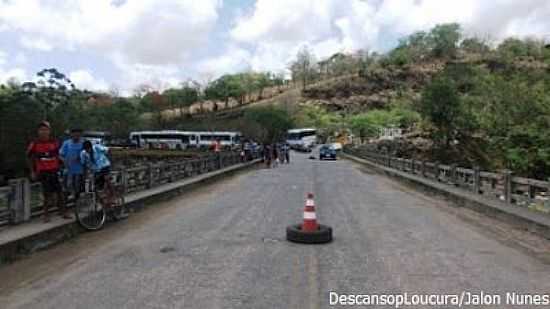 PONTE SOBRE O RIO PARABA EM VILA DE SO FRANCISCO-AL-FOTO:DESCANSOPLOUCURA. - VILA SO FRANCISCO - AL